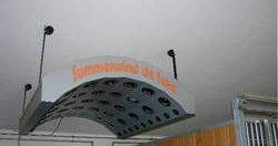 Pferdesolarium der Reitsportanlage Haldau, an der Decke montiert